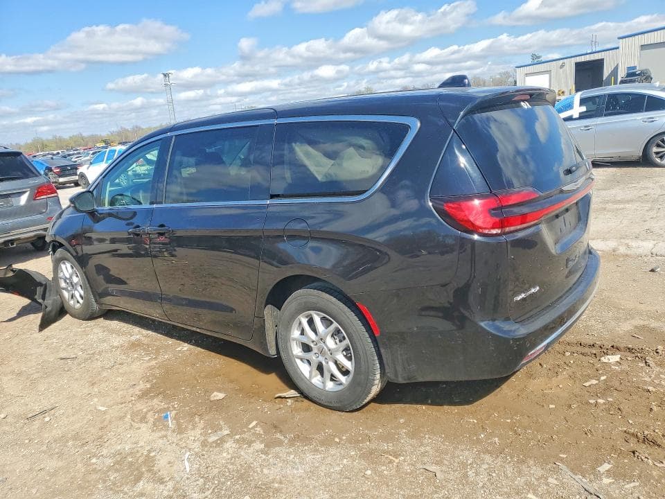 2023 CHRYSLER PACIFICA TOURING L 2