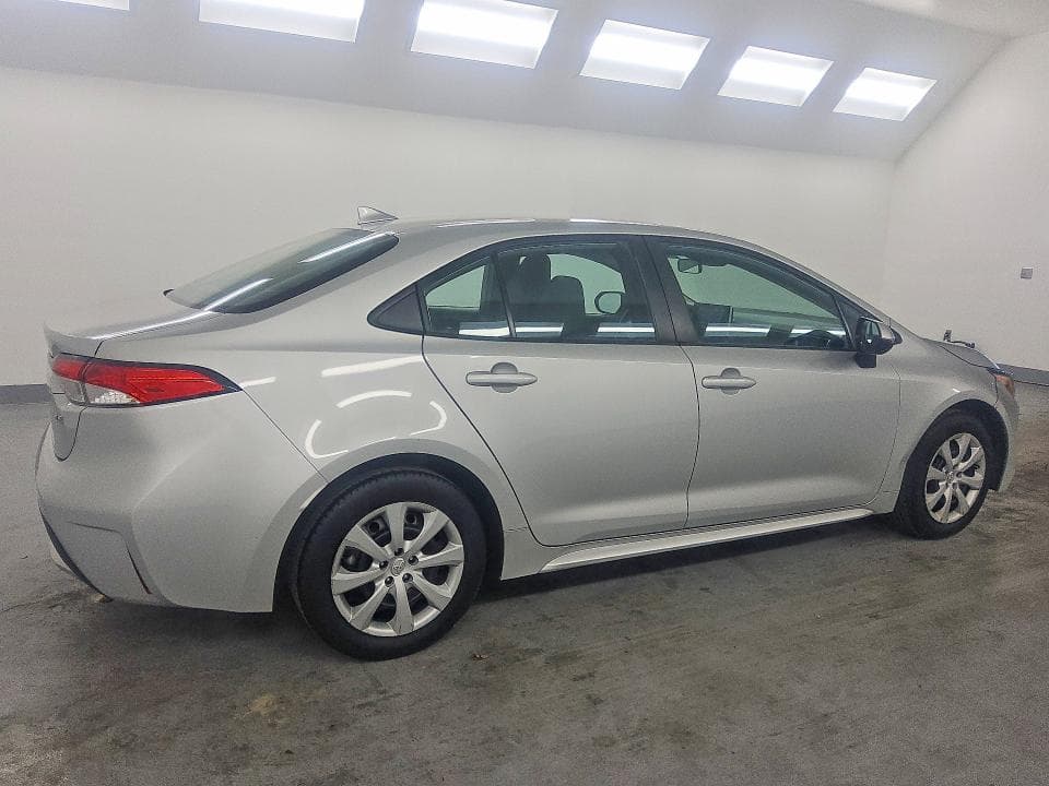2021 TOYOTA COROLLA LE 3