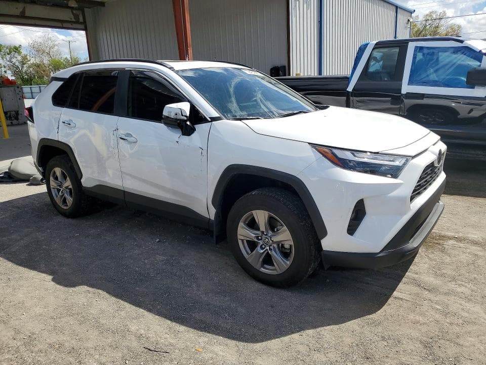 2024 TOYOTA RAV4 XLE 4