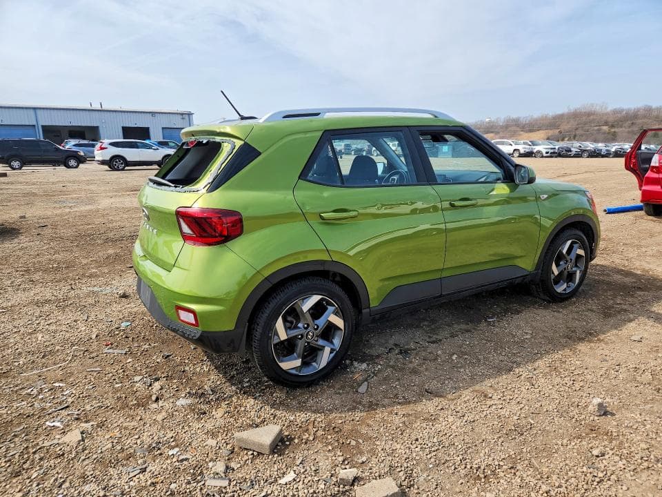 2023 HYUNDAI VENUE SEL 3