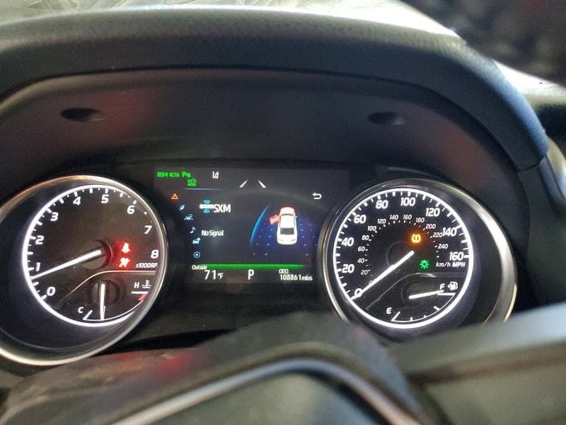 2018 TOYOTA CAMRY XLE 9