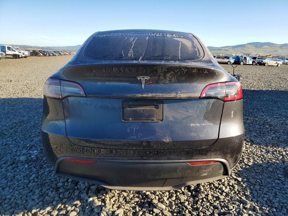 2024 TESLA MODEL Y 6
