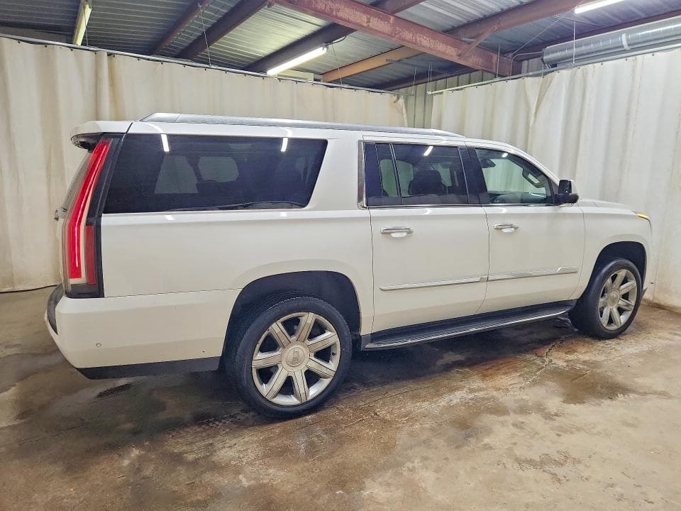 2017 CADILLAC ESCALADE ESV LUXURY 3