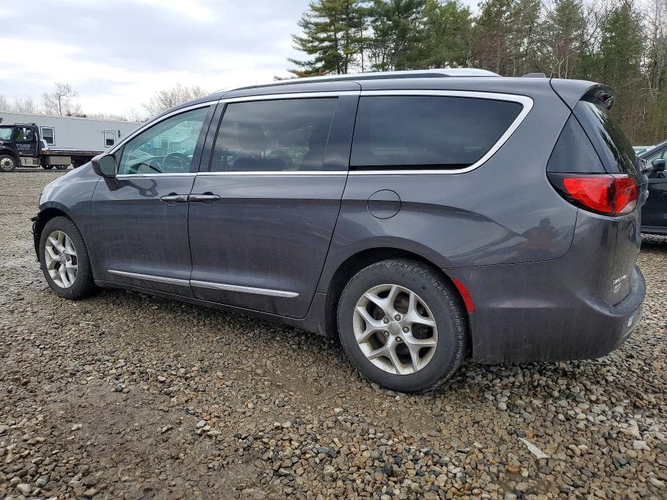 2019 CHRYSLER PACIFICA 2