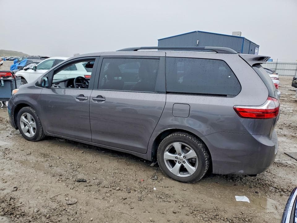 2017 TOYOTA SIENNA LE 8-PASSENGER 2