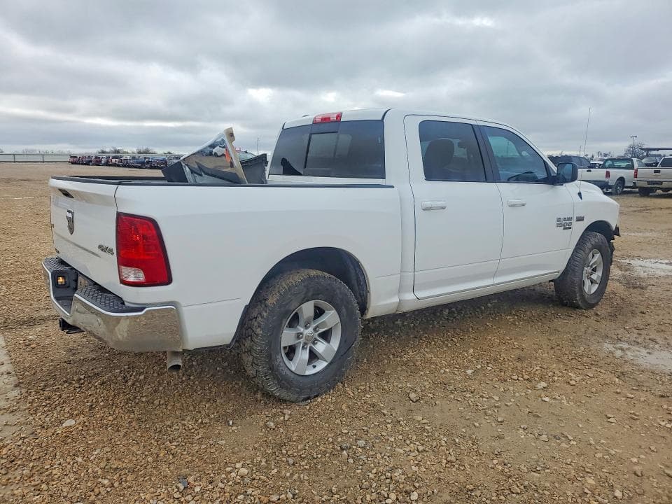 2019 RAM 1500 CLASSIC SLT 3