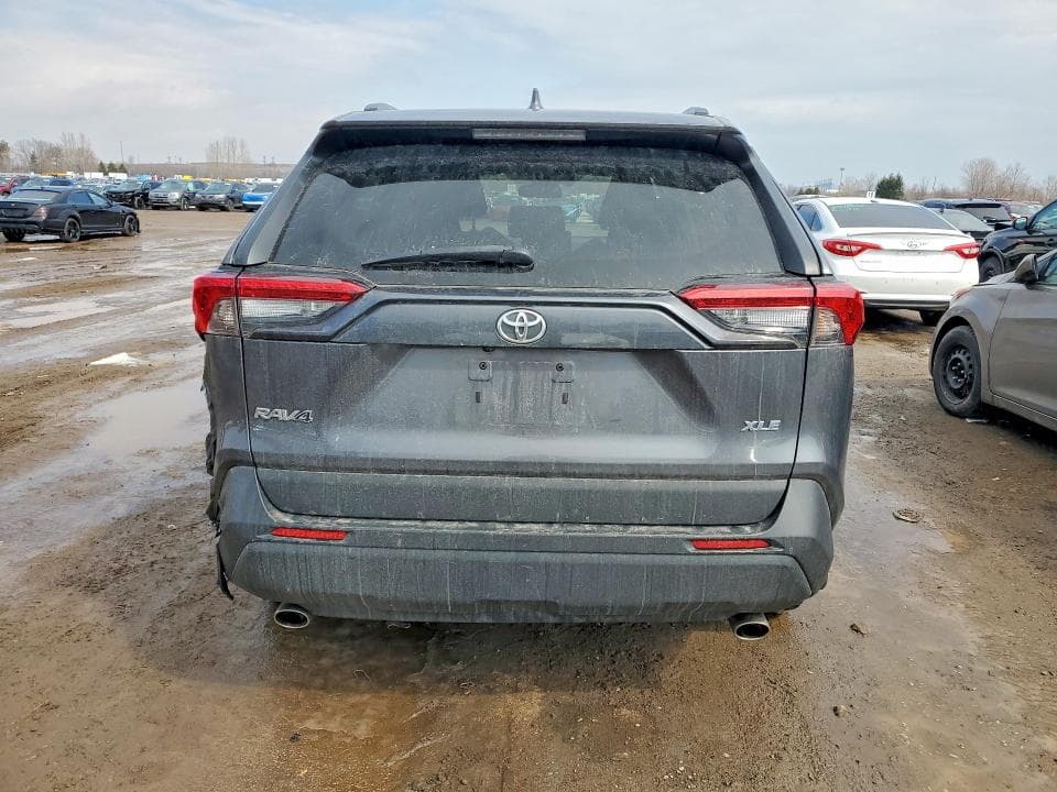 2021 TOYOTA RAV4 XLE 6