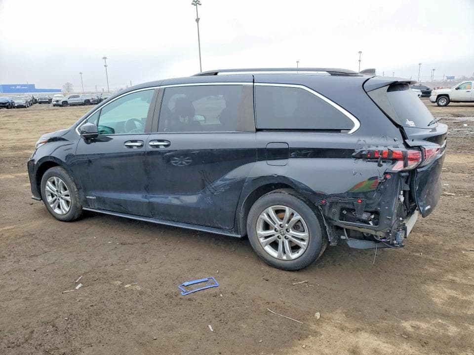2021 TOYOTA SIENNA XSE 7-PASSENGER 2