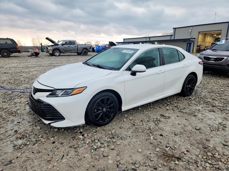 2019 TOYOTA CAMRY LE - 1