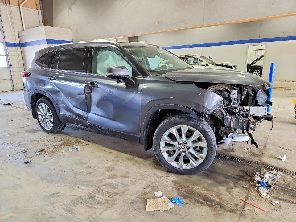 2020 TOYOTA HIGHLANDER LIMITED 4