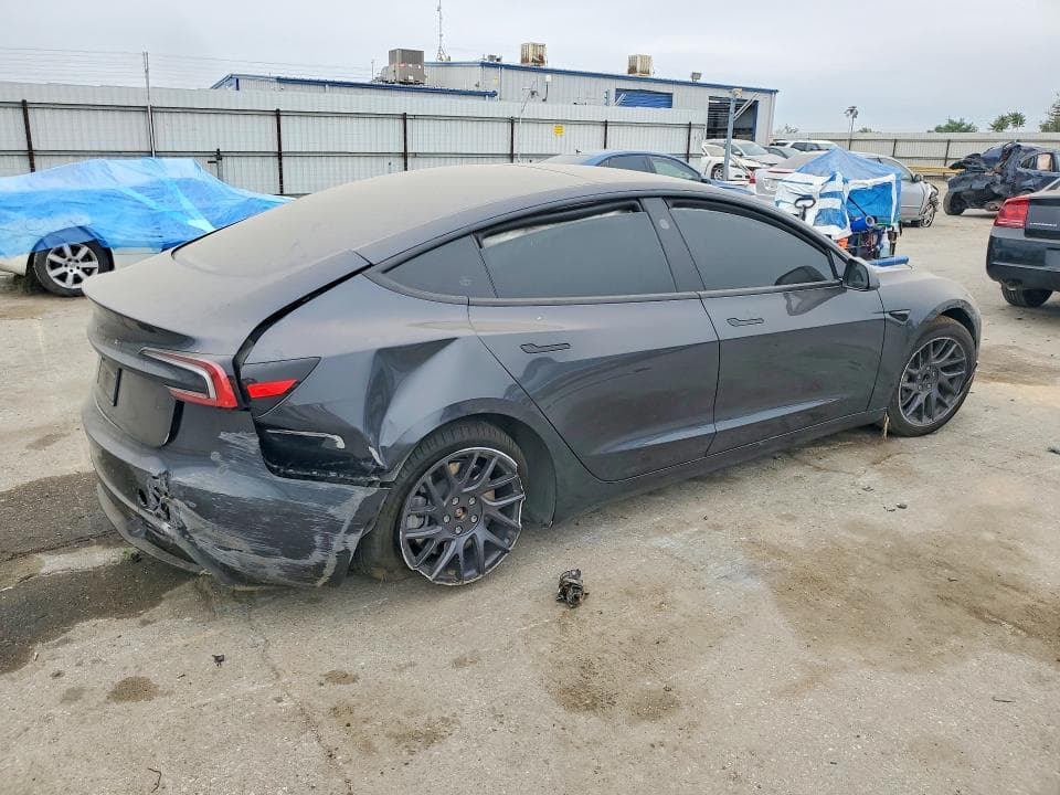 2025 TESLA MODEL 3 3