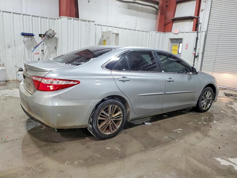 2017 TOYOTA CAMRY LE 3