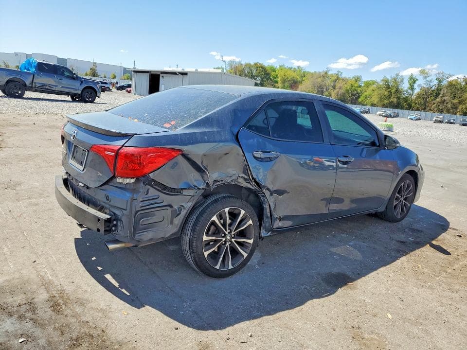 2018 TOYOTA COROLLA SE 3