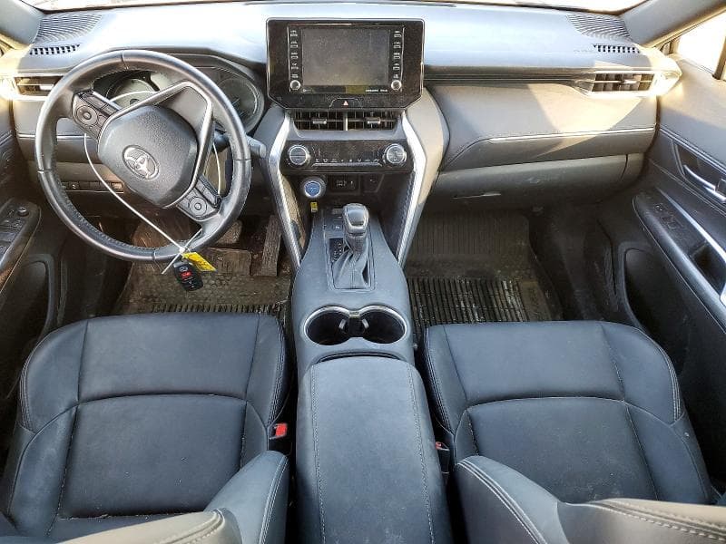 2022 TOYOTA VENZA LE 8