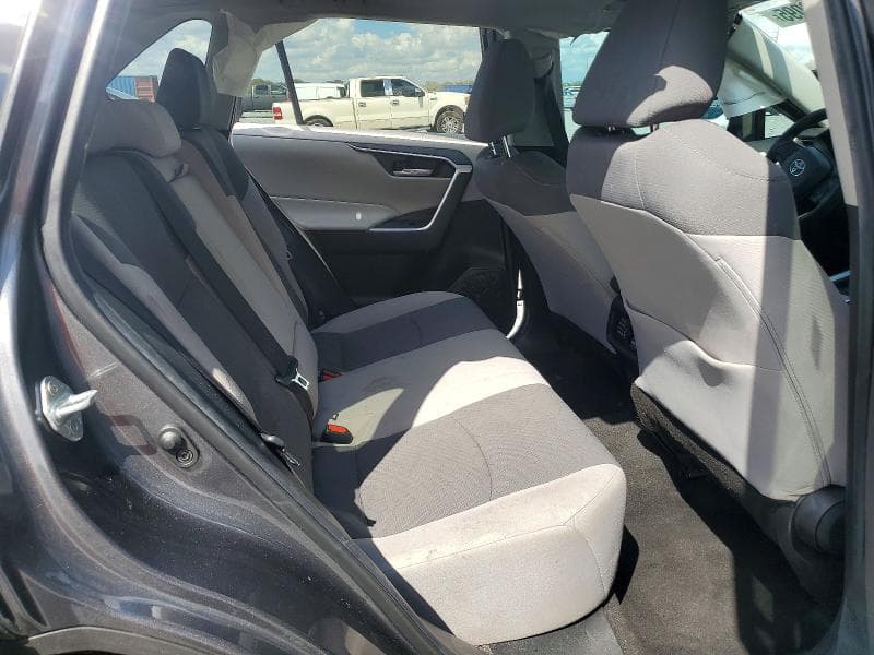 2021 TOYOTA RAV4 XLE 10