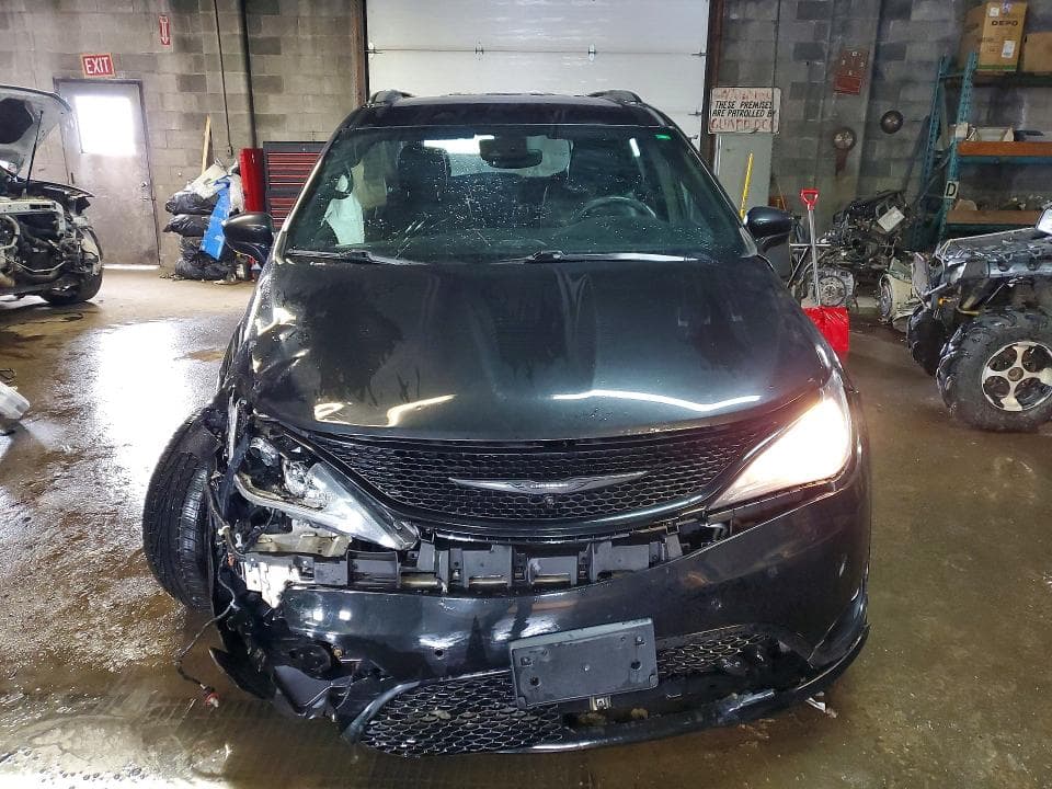 2019 CHRYSLER PACIFICA TOURING L PLUS 5
