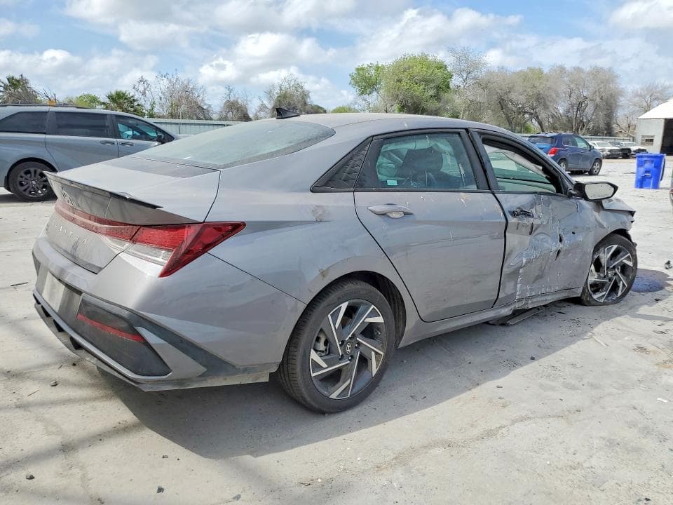 2025 HYUNDAI ELANTRA SEL SPORT 3