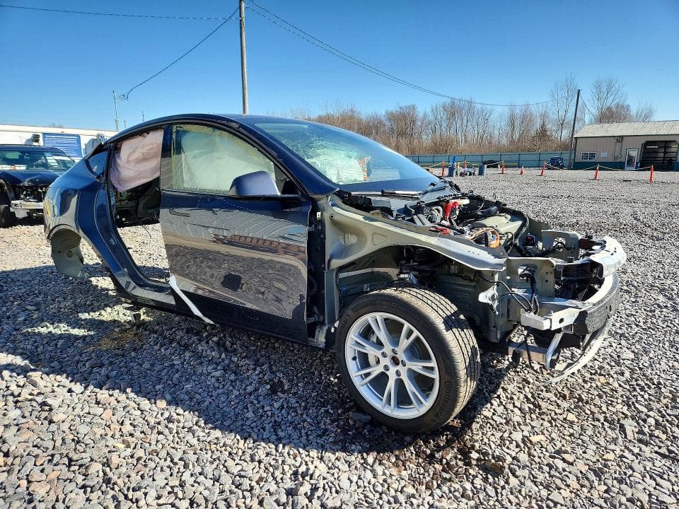 2022 TESLA MODEL Y 4