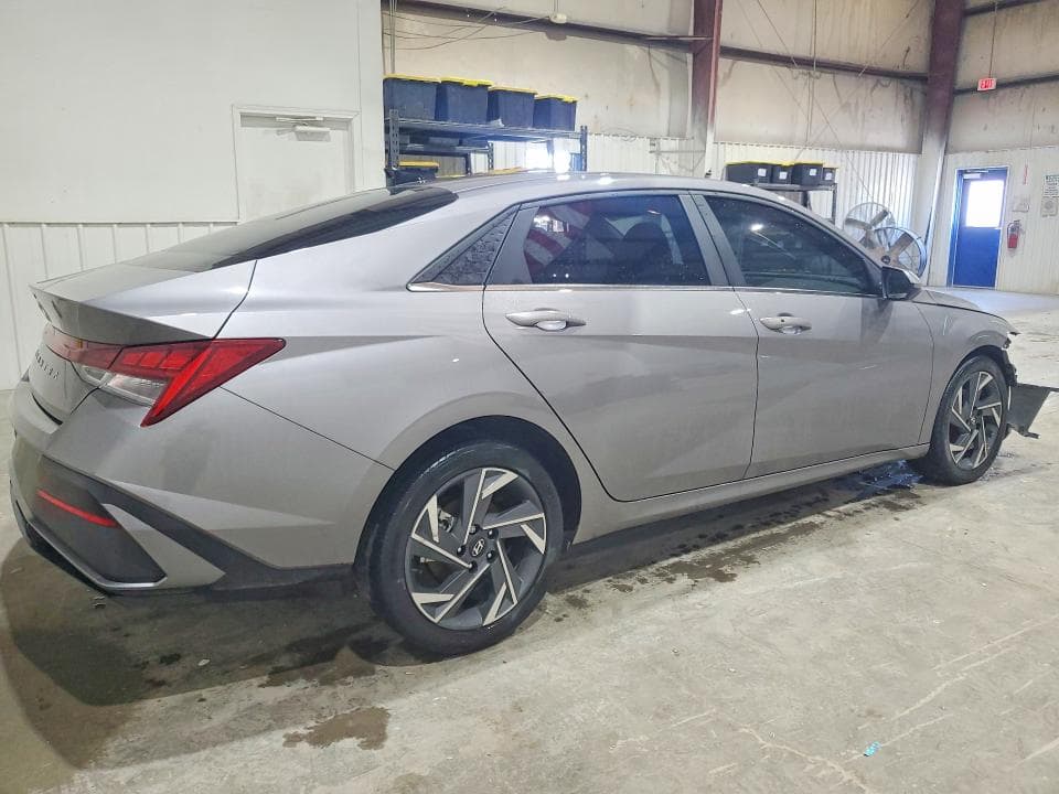 2024 HYUNDAI ELANTRA SEL 3