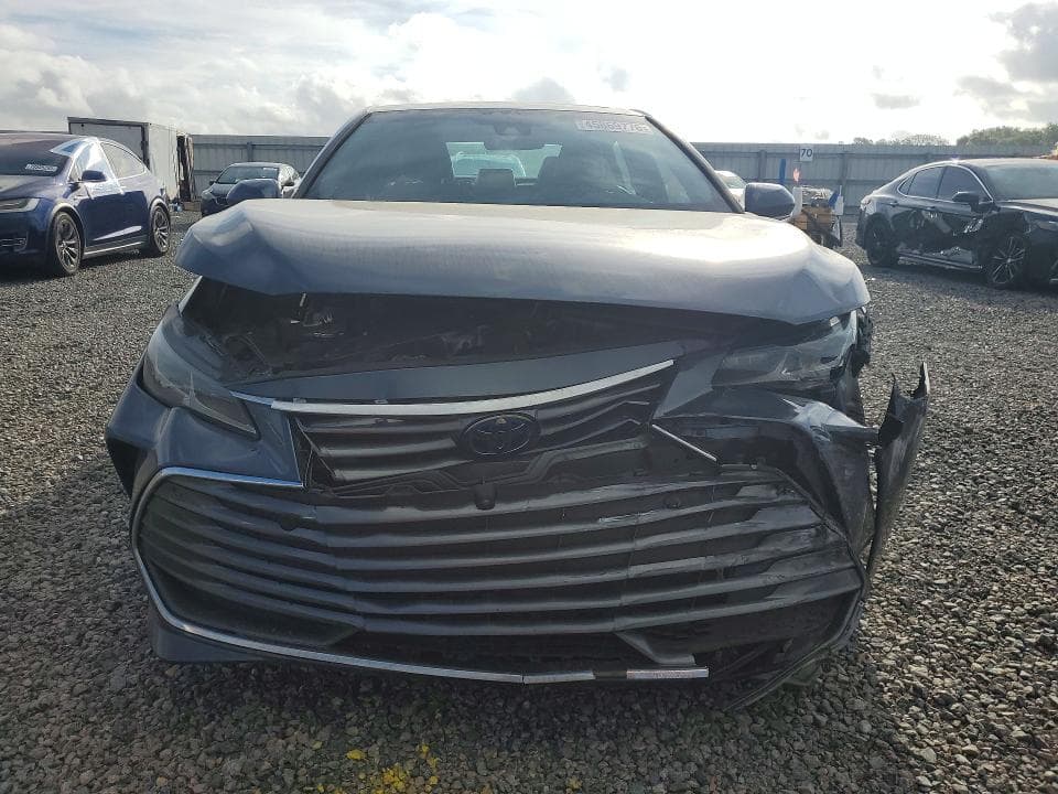 2019 TOYOTA AVALON HYBRID LIMITED 5