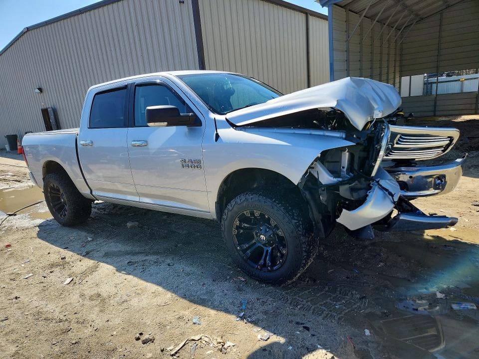 2017 RAM 1500 SLT 4