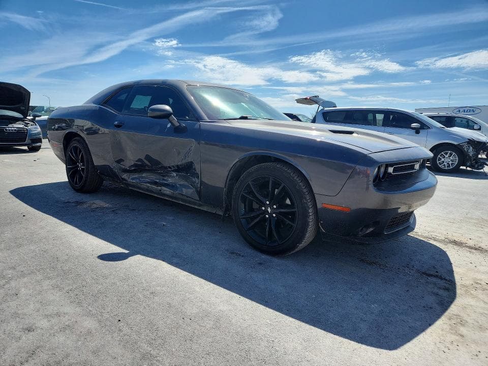 2018 DODGE CHALLENGER SXT 4