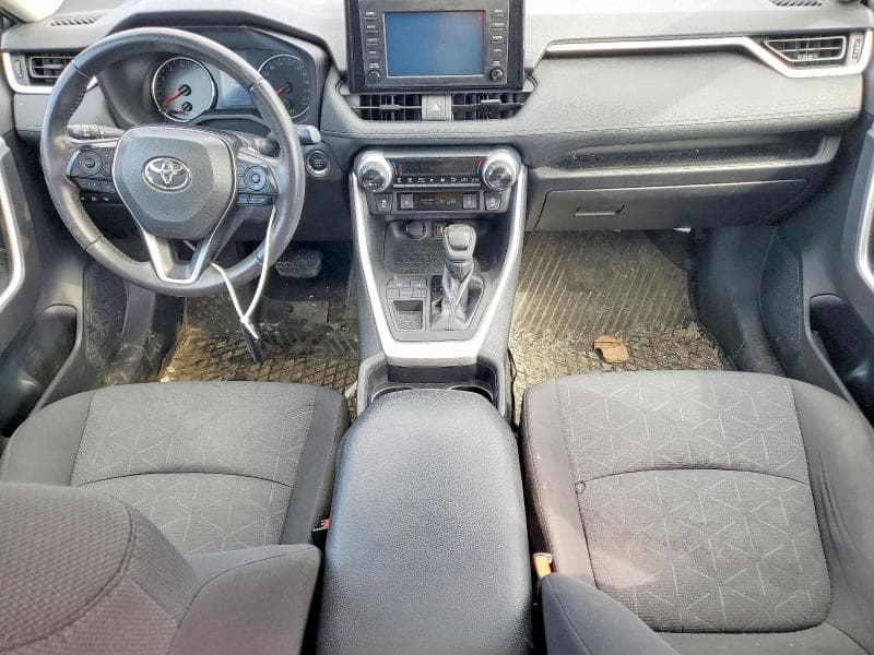 2021 TOYOTA RAV4 XLE 8