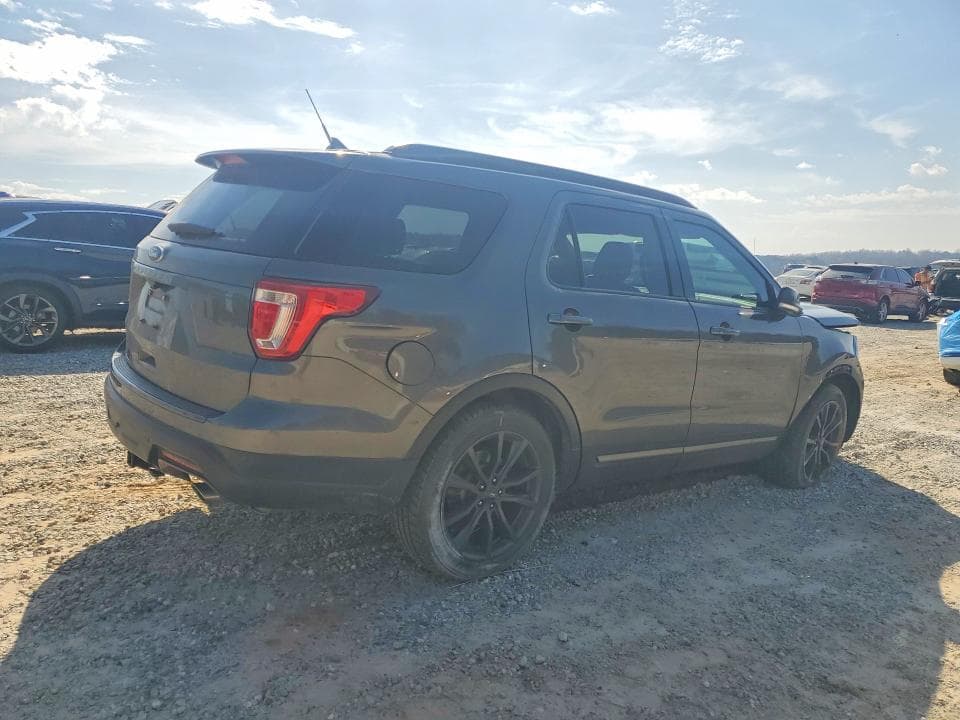 2018 FORD EXPLORER XLT 3
