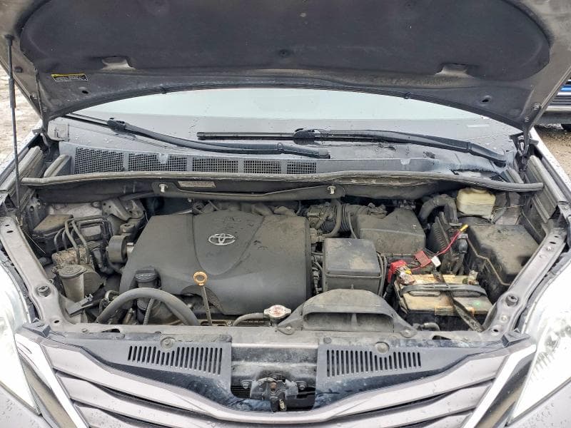 2017 TOYOTA SIENNA LE 8-PASSENGER 12
