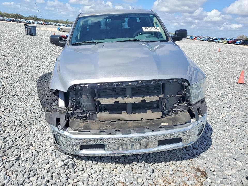 2019 RAM 1500 CLASSIC SLT 5