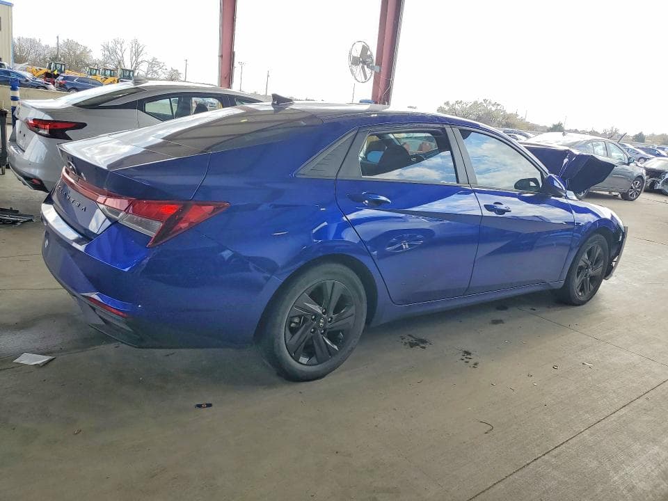 2023 HYUNDAI ELANTRA SEL 3