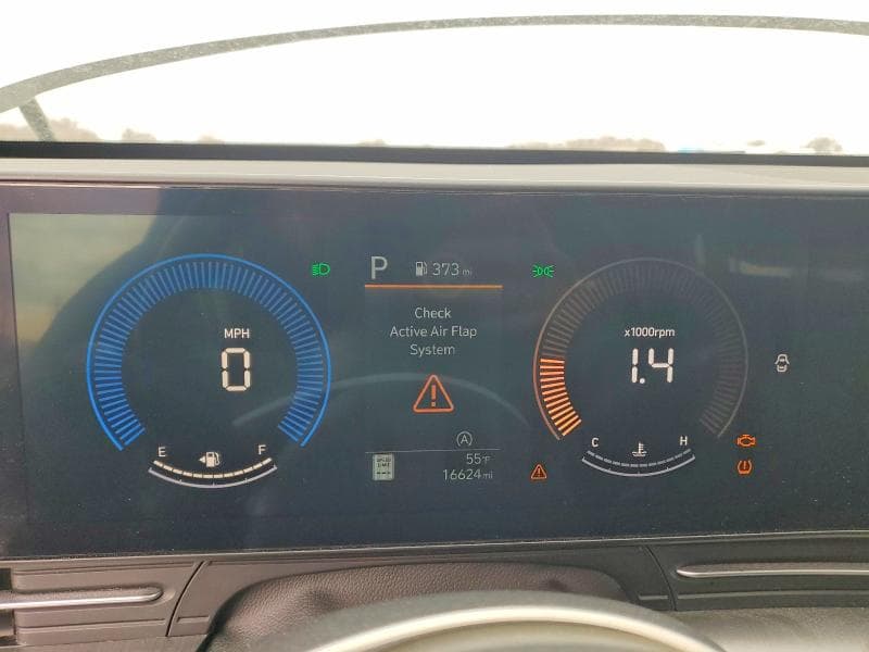 2024 HYUNDAI KONA SE 9