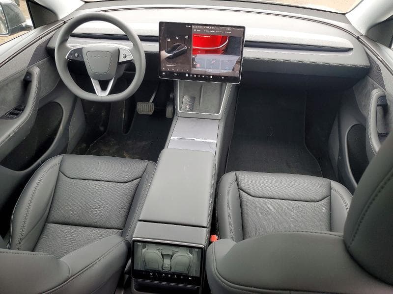 2026 TESLA MODEL  Y 8