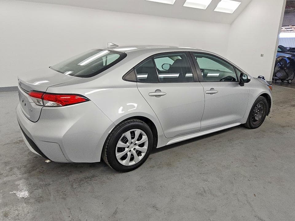 2022 TOYOTA COROLLA LE 3