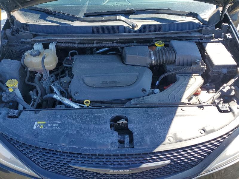 2019 CHRYSLER PACIFICA TOURING L 12