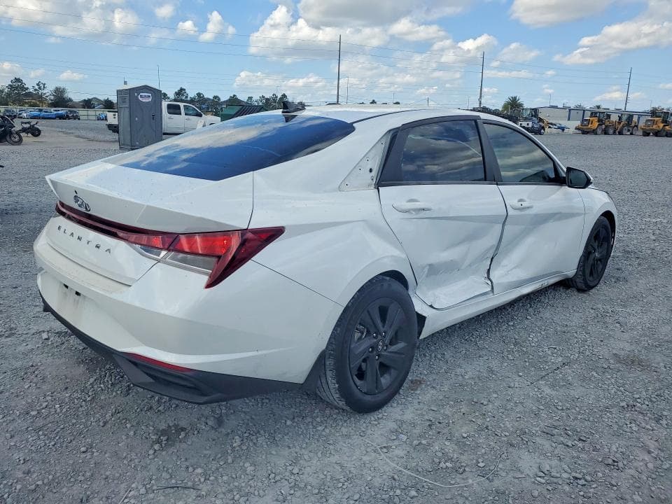 2021 HYUNDAI ELANTRA SEL 3