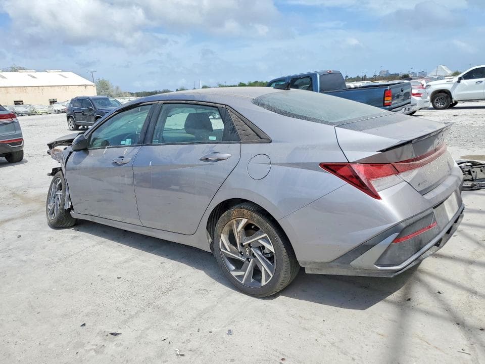 2025 HYUNDAI ELANTRA SEL SPORT 2