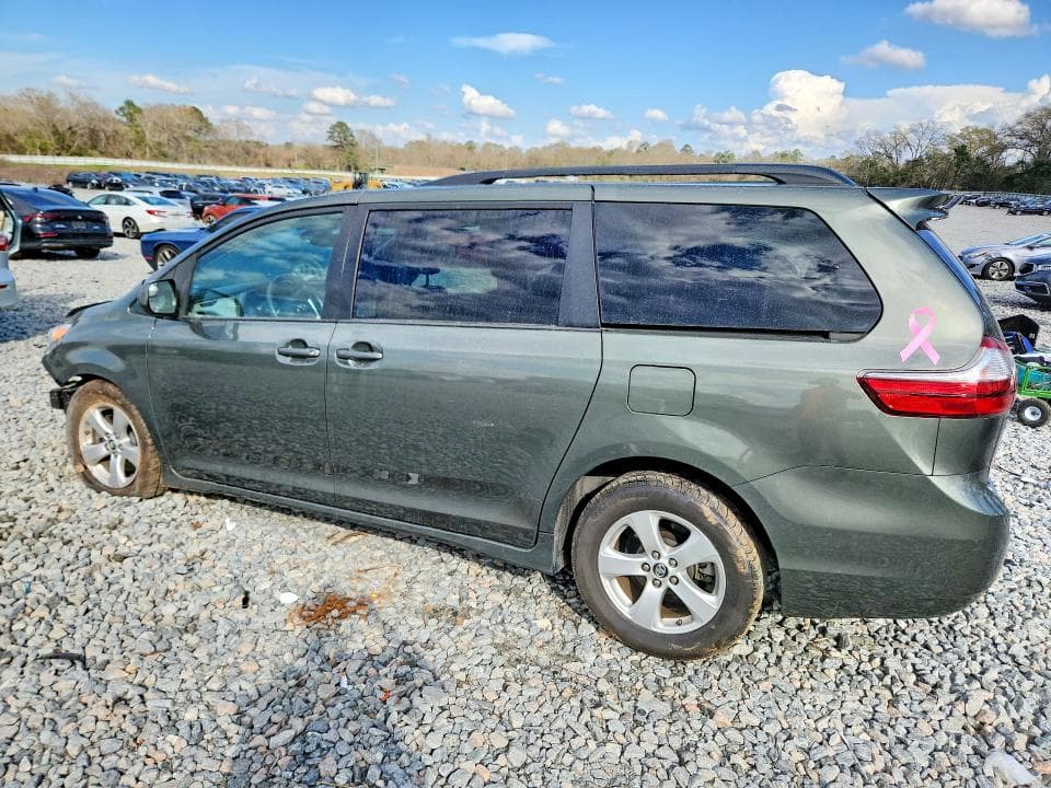 2020 TOYOTA SIENNA LE 8-PASSENGER 2