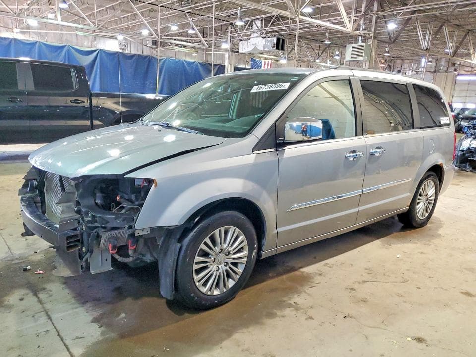 2013 CHRYSLER TOWN & COUNTRY TOURING L