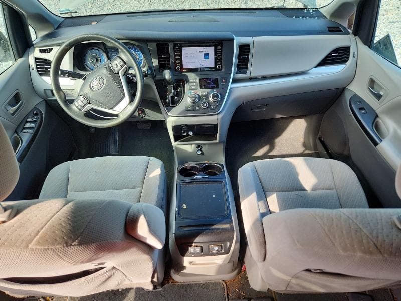 2020 TOYOTA SIENNA LE 8-PASSENGER 8