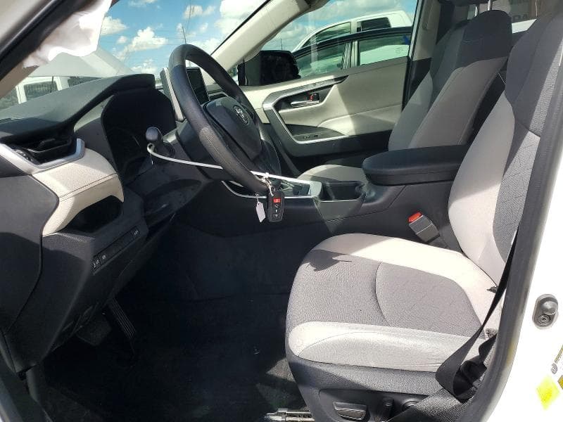 2024 TOYOTA RAV4 XLE 7