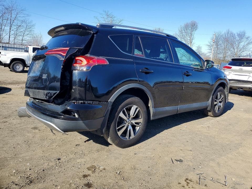 2017 TOYOTA RAV4 XLE 3