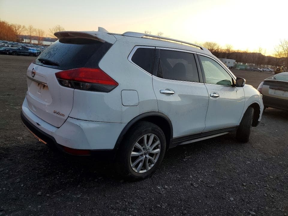 2017 NISSAN ROGUE SV 3
