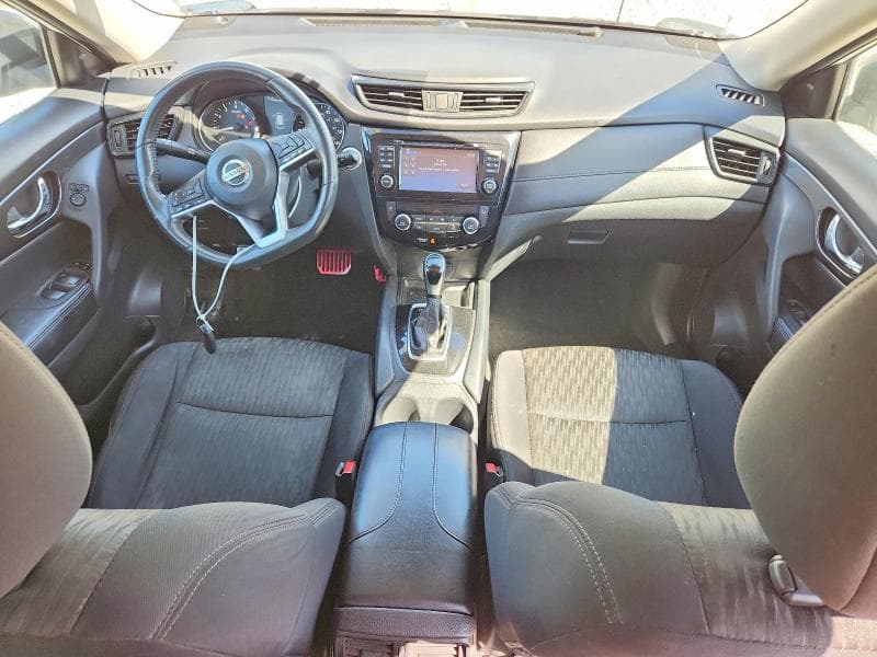 2017 NISSAN ROGUE 8