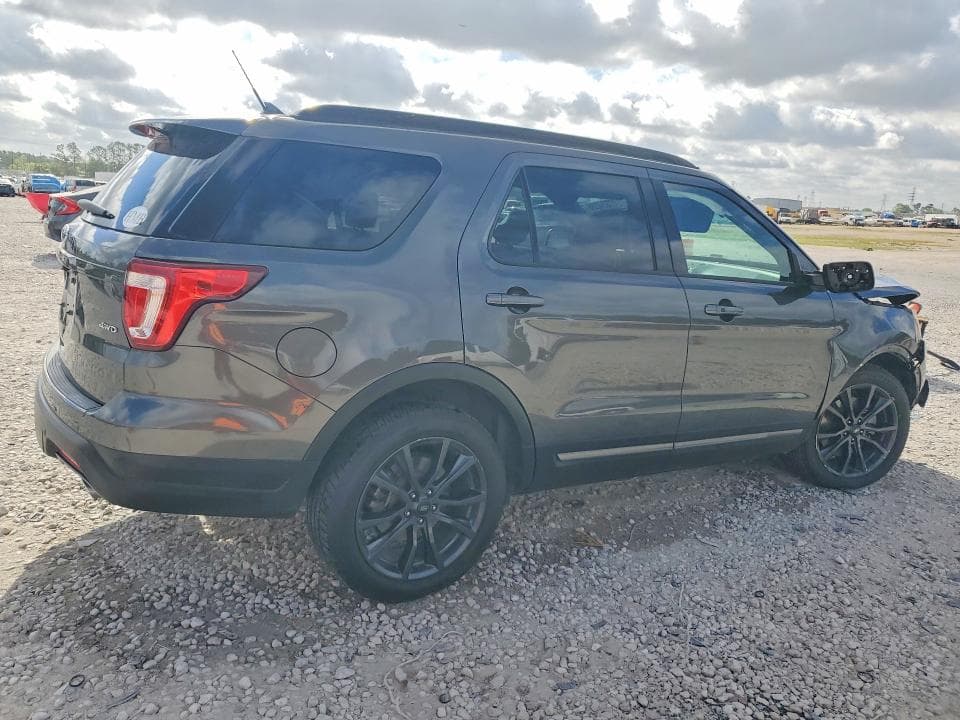2018 FORD EXPLORER XLT 3