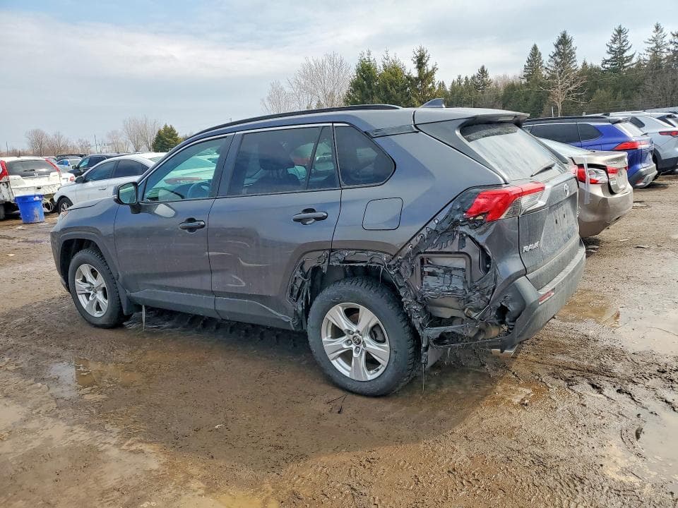 2021 TOYOTA RAV4 XLE 2