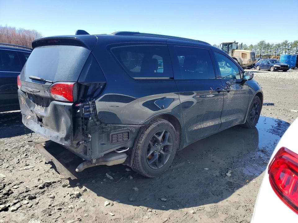 2019 CHRYSLER PACIFICA TOURING L 3