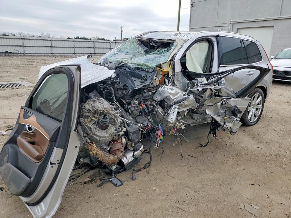 2018 VOLVO XC90 T6 - 1