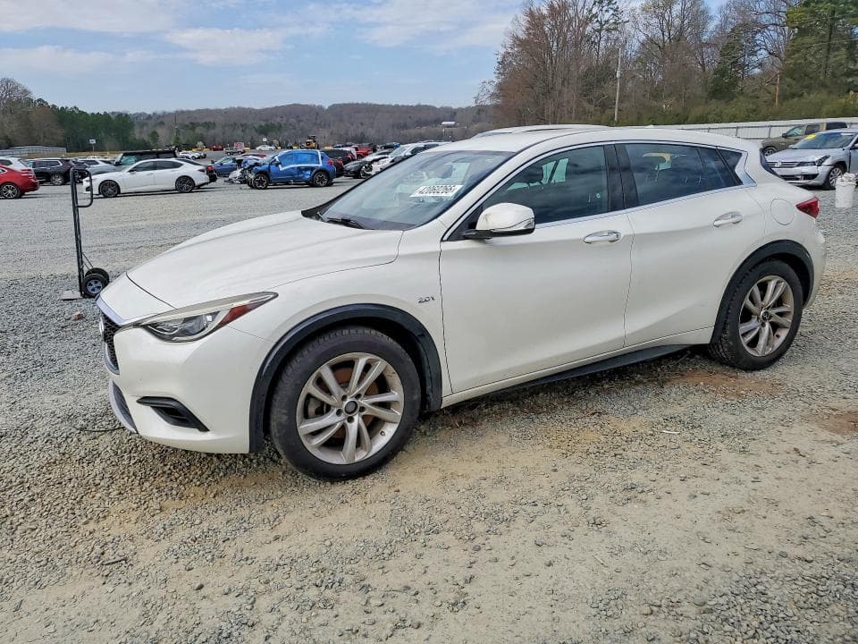 2017 INFINITI QX30 BASE - 1