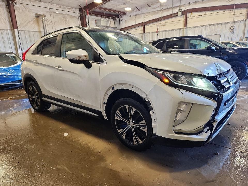 2018 MITSUBISHI ECLIPSE CROSS SE 4